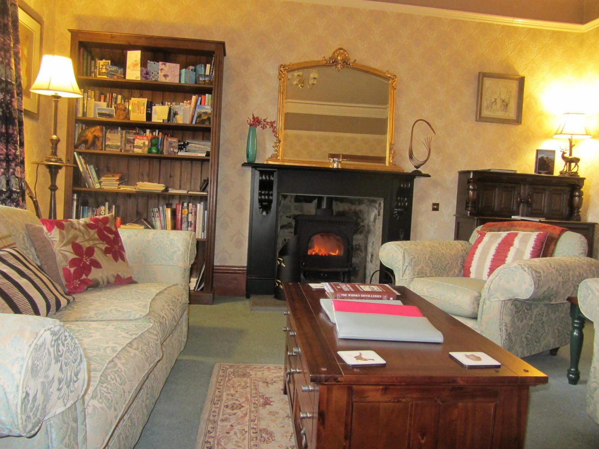 Rossmor Bed & Breakfast Grantown-on-Spey Ngoại thất bức ảnh